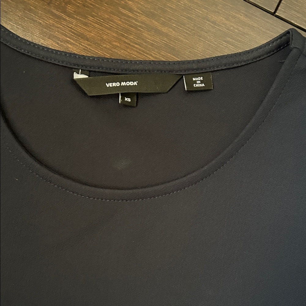 Vero Moda Navy Short Sleeve Tee with Lace Sleeves - Picture 2 of 3